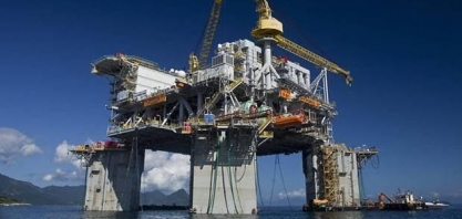 Exportação de petróleo sobe 40% no início de maio; preço cai pela metade