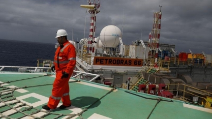  Produção da Petrobras cai 3,7% no 2º tri vs 1º tri por pandemia
