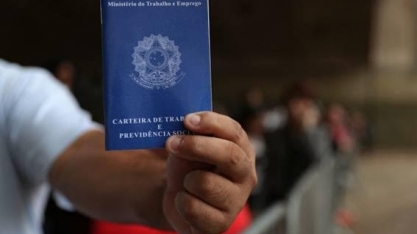 Brasil tem desemprego de 12,9% no trimestre até maio, diz IBGE