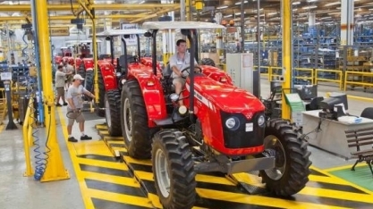 Vendas de máquinas agrícolas caem no semestre; projeção é de alta no ano