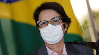 Ministra defende juro 