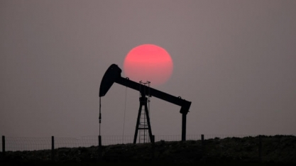 Preços do petróleo caem 4% diante de novas ameaças do Covid-19 à economia