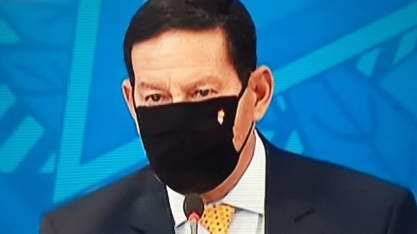 Sem provas, Mourão diz que opositor no Inpe divulga dados de queimadas