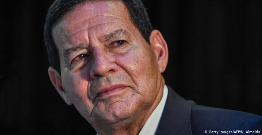 Queimadas: Bolsonaro é pressionado a fundir Meio Ambiente e Agricultura