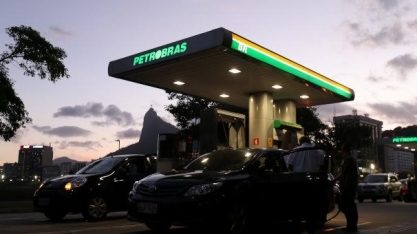 Vendas de combustíveis do ciclo Otto têm menor queda mensal do ano