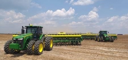 Terra Santa larga plantio de soja no seco aguardando chuvas;foco no algodão