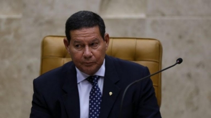 ‘Pena que não inclui áreas mais atingidas’, diz embaixadora sobre viagem