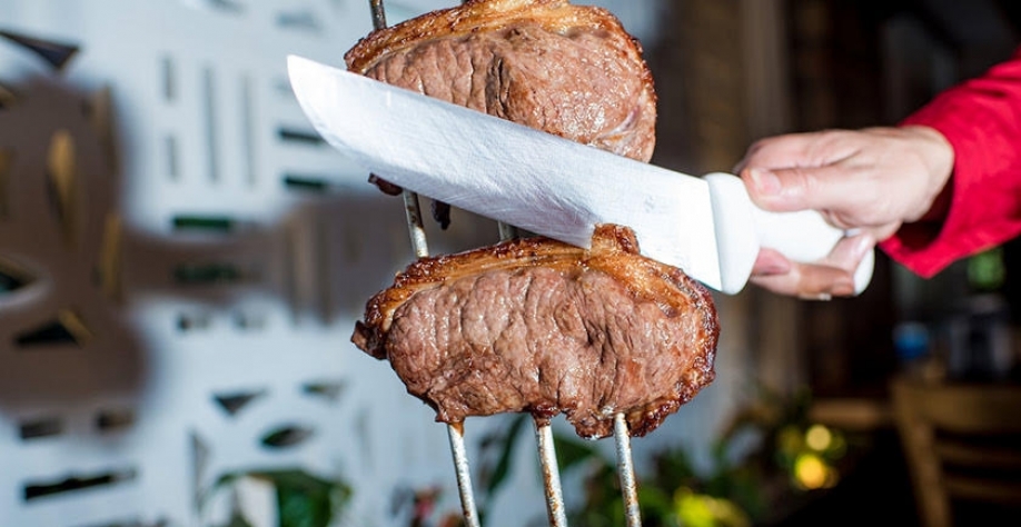 Segunda onda de Covid-19 retarda consumo de carne fora do lar