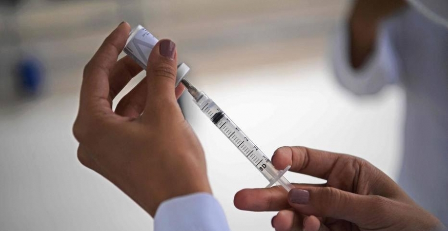 Trabalhador que recusar vacina pode ser demitido por justa causa, diz MPT