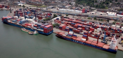 Fila de navios cresce com atraso da colheita de soja no Brasil