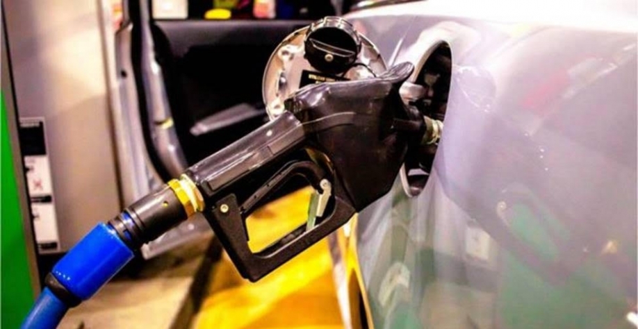 Gasolina já subiu 13% nas refinarias em 2021 e deve ficar ainda mais cara