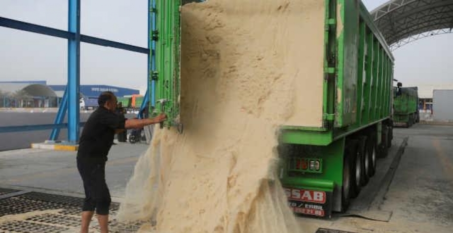 Congestionamento de portos no Brasil dá fôlego ao rali do açúcar   