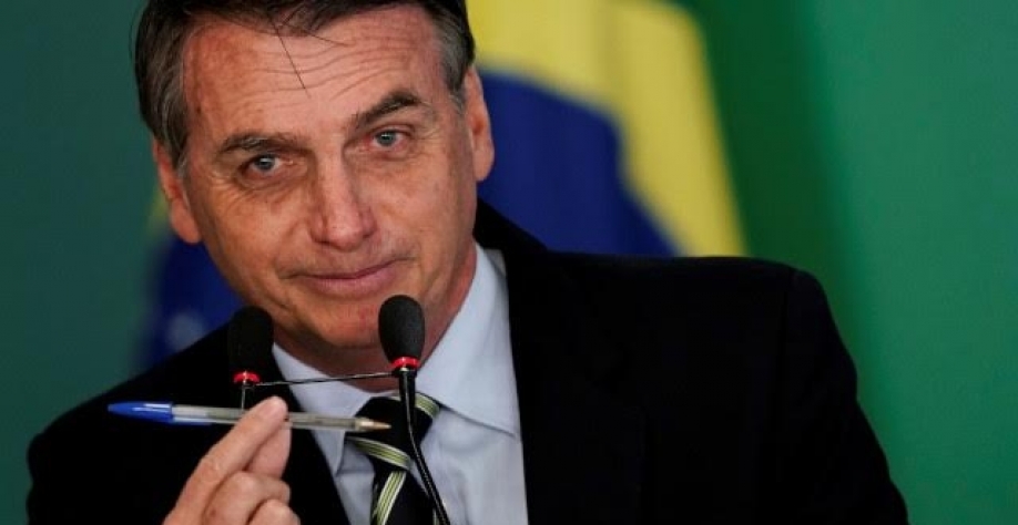 Bolsonaro chama Petrobras para discutir preço do diesel