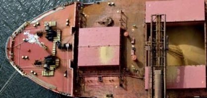 Soja e açúcar disputam espaço no porto de Santos e custos sobem