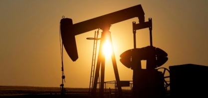 Preços do petróleo disparam a máximas de 1 ano