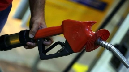 Preço médio da gasolina sobe quase 11% em março nos postos