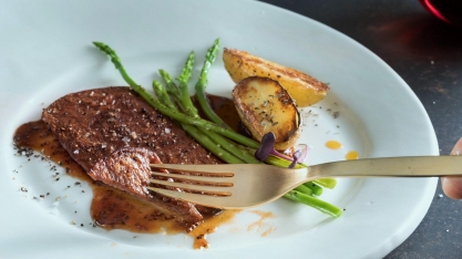 Carne cultivada entra no cardápio da BRF