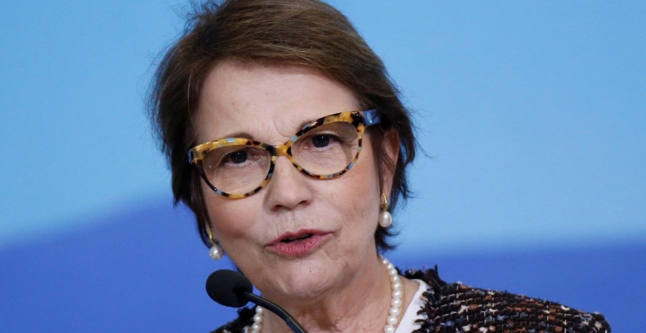Ministra vê Brasil produzindo mais em 2022,pede Orçamento para Plano Safra