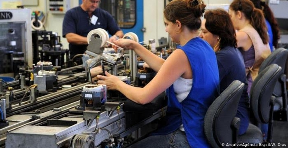 Desemprego atinge recorde de 14,4 milhões de pessoas em fevereiro