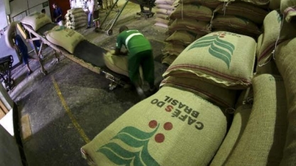  Exportação de café cresce 90,4% ante abril/20, para 2,430 milhões de sacas