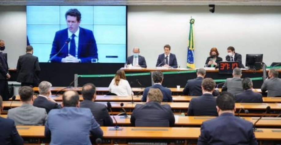 Ricardo Salles refuta imagem do Brasil como “pária ambiental”