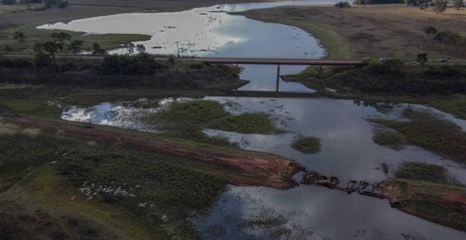 Ministro pede que todos poupem água e energia