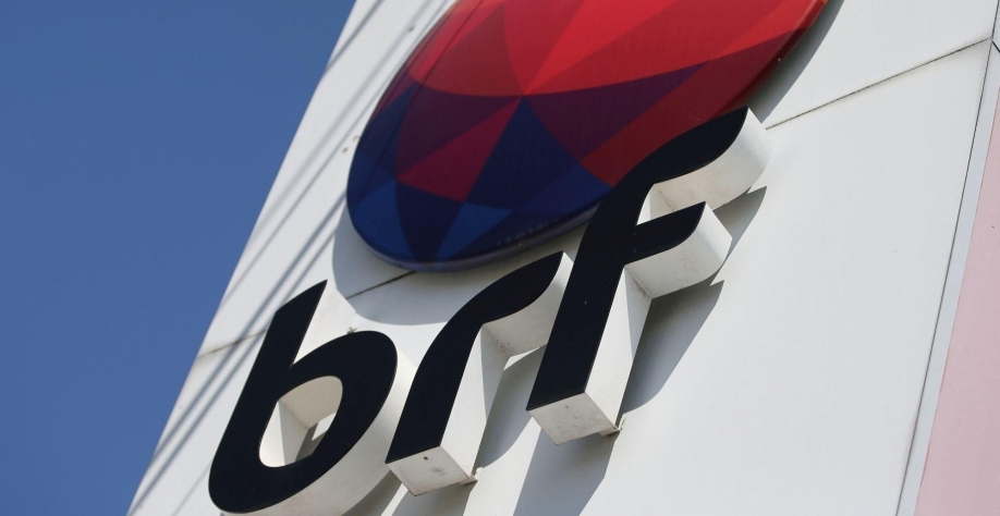 BRF aproveita queda do milho para construir estoques, diz presidente