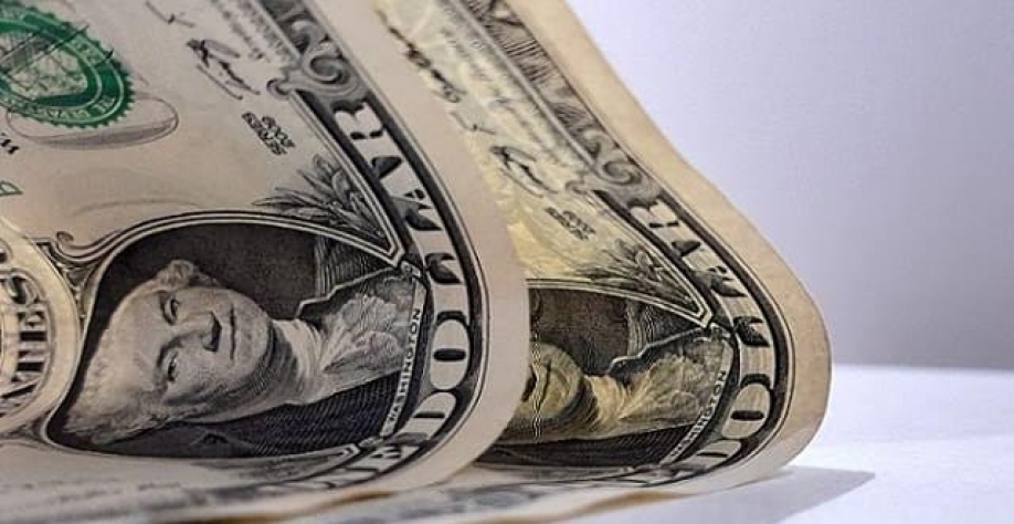 Dólar provoca recuperação dos agrícolas