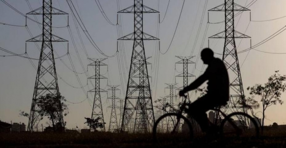 Energia ficou mais cara 7% este ano e deve aumentar quase 17% em 2022