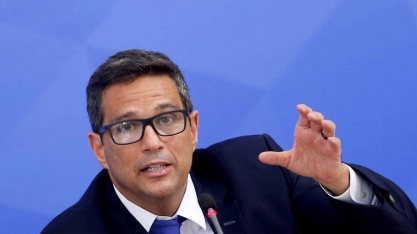 Presidente do BC critica reajustes da Petrobras; empresa diz seguir mercado