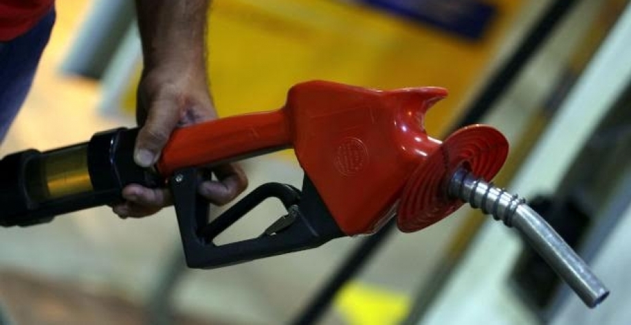 Preço da gasolina sobe pela 8ª semana nos postos