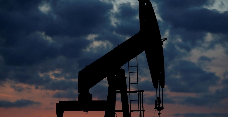 Petróleo tem maior valor em 3 anos e derruba bolsas