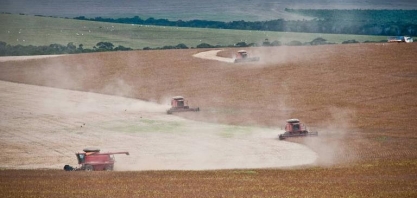 Produtores apostam em tecnologias e colhem 35% mais soja no Centro-Oeste