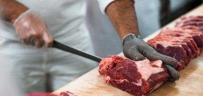 Liberação de carne retida pela China e demanda elevam preços do boi 
