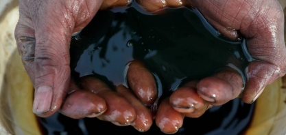 Preços do petróleo despencam atingindo mínimas de 6 semanas