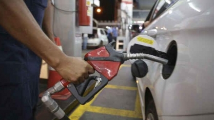 Brasileiro paga 50% mais caro pela gasolina e 61% pelo etanol em um ano