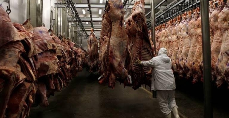 Legenda: Frigorífico da Marfrig em Promissão (SP) - Paulo Whitaker Reuters