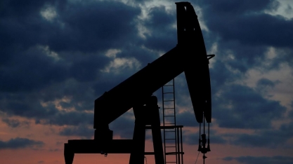 Preço do petróleo sobe após Opep+ manter plano sobre produção