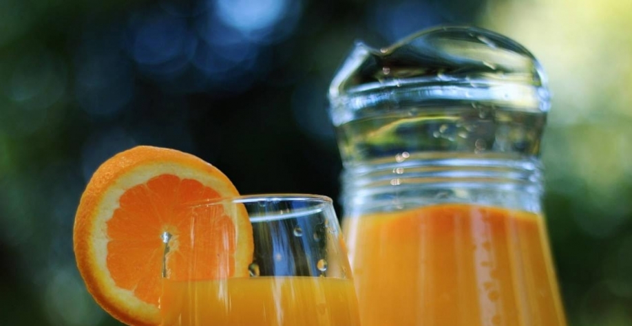 Legenda: O número indica queda de cerca de 5% ante previsão anterior divulgada antes de ficarem mais claros os efeitos da seca e geadas que atingiram as lavouras em 2021 na principal região produtora, em São Paulo e Minas Gerais (Imagem: PixabayJESHOOTS-c