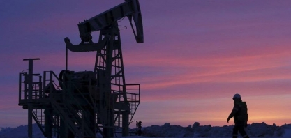 Petróleo fecha em alta, no maior nível desde 2014, com tensões na Ucrânia