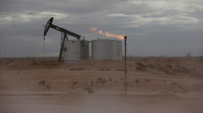 Petróleo dispara em sinal de pessimismo sobre guerra na Ucrânia