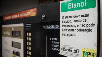 Preço da gasolina cairá menos de 1 centavo com isenção do álcool 