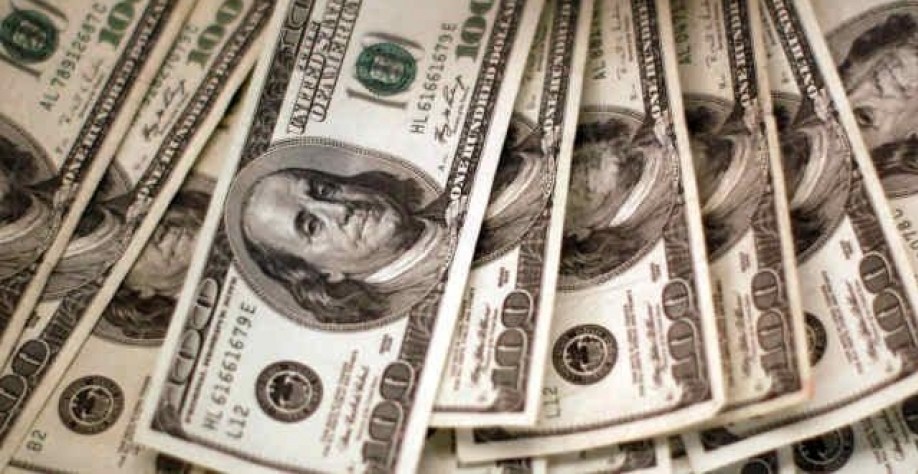 Dólar recua a R$ 4,6090, menor cotação em 2 anos; Ibovespa cai 0,16%