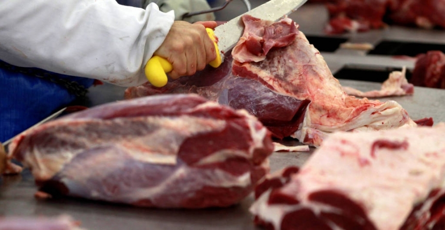  China suspende compra de carne de unidades de JBS, Marfrig e Naturafrig 