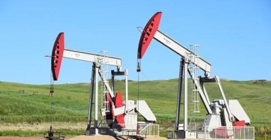 Preços do petróleo recuam e marcam queda de quase 5% na semana