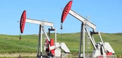 Preços do petróleo recuam e marcam queda de quase 5% na semana