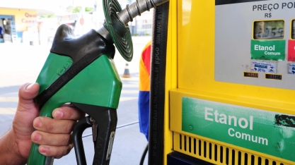 Etanol volta a ser mais competitivo do que a gasolina em GO e MT