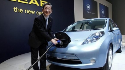 Venda de carros elétricos e híbridos dispara, e empresas aumentam a oferta