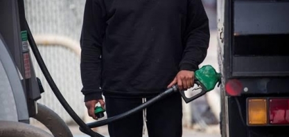 Gasolina nos EUA chega a R$ 6,60 o litro e inflação acelera