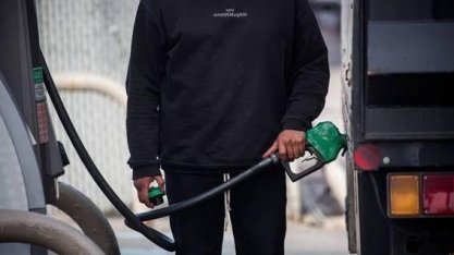 Gasolina nos EUA chega a R$ 6,60 o litro e inflação acelera